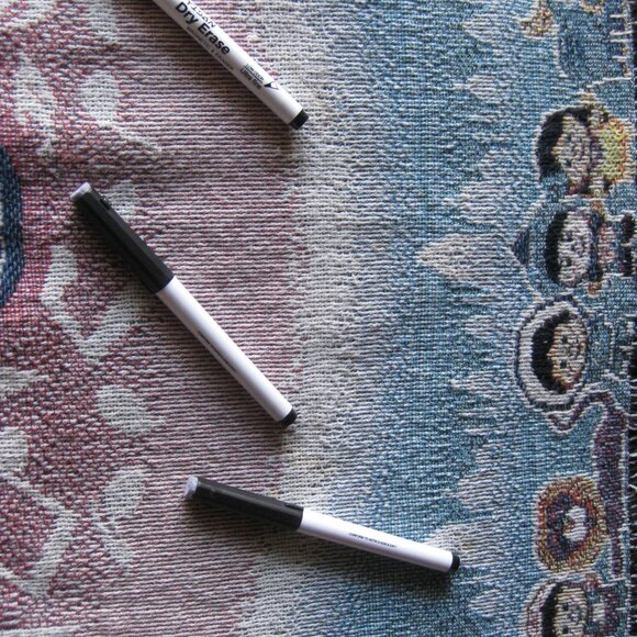 Share Disney World Park It's a Small World Woven Tapestry Lap Blanket 50x33" - Picture 8 of 12